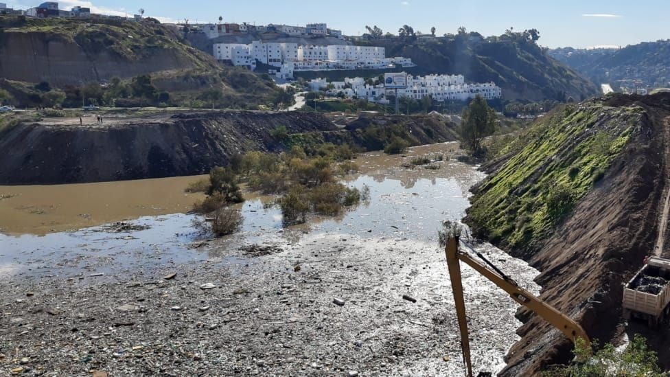 Una primer estimación del sector privado, advierte que el desgajamiento de la vialidad hacia Playas de Tijuana, a la altura del llamado Cañón del Matadero , provocará pérdidas multimillonarias en la planta productiva regional.