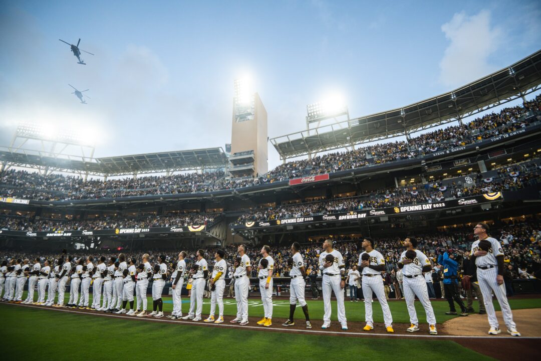 <strong>Con Cuadrangulares Maniataron A Los Padres De San Diego En Su “Opening Day”</strong>