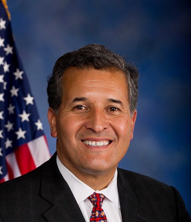 Congresista de San Diego, Juan Vargas, habla ante el arresto de Donald Trump este martes en Manhattan