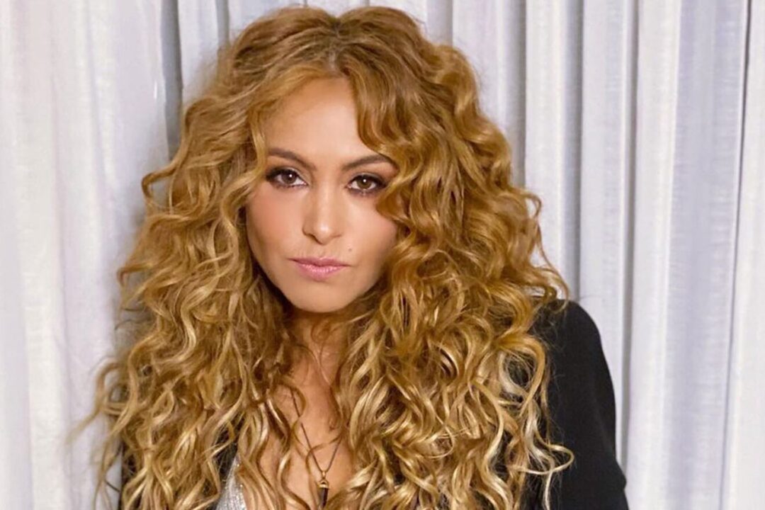 La cantante Paulina Rubio comparte porqué la música es un duelo en su vida
