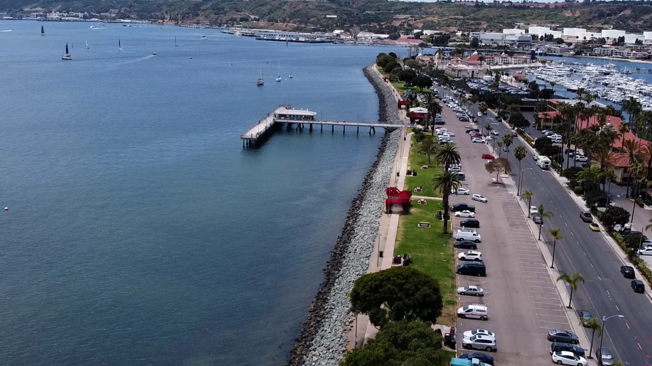 LOCALIZAN CUERPO DE PERSONA FLOTANDO EN LA BAHÍA DE SAN DIEGO