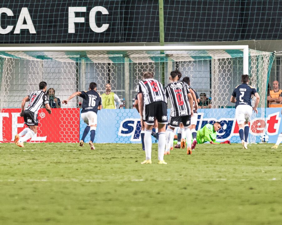 Alianza Lima pierde en Brasil y cede el liderato de grupo