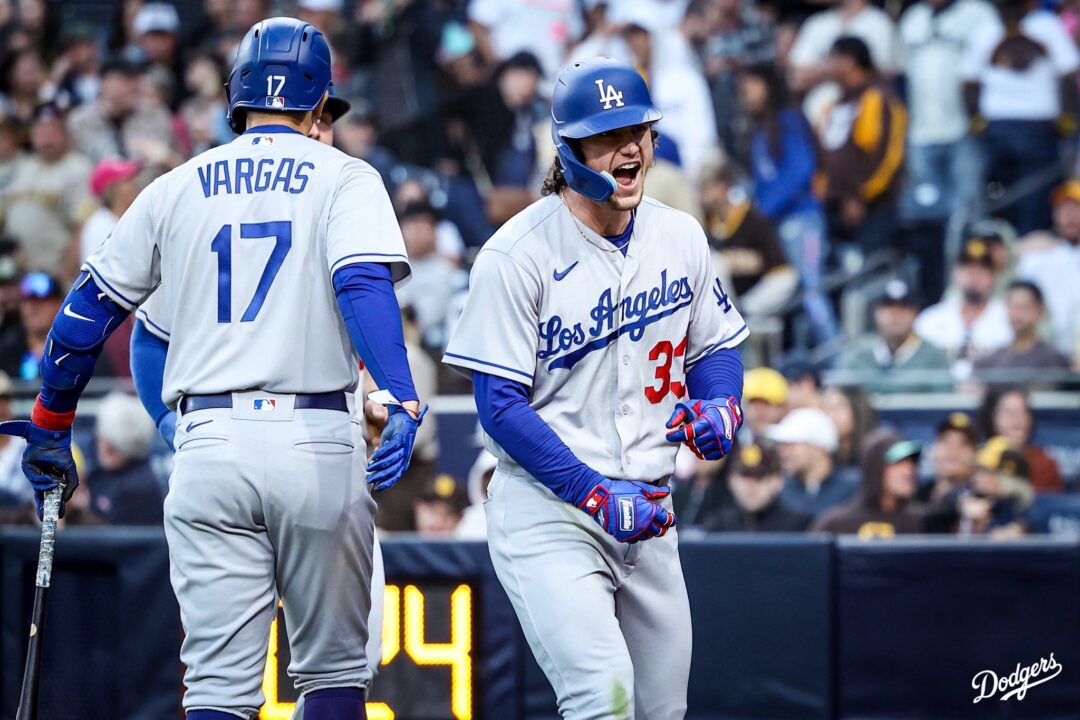 Betts salvó a Urías y los Dodgers se aferran a la cima del Oeste en la LN
