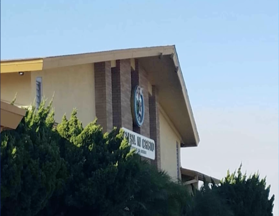 Hombre armado entra a iglesia del norte del condado