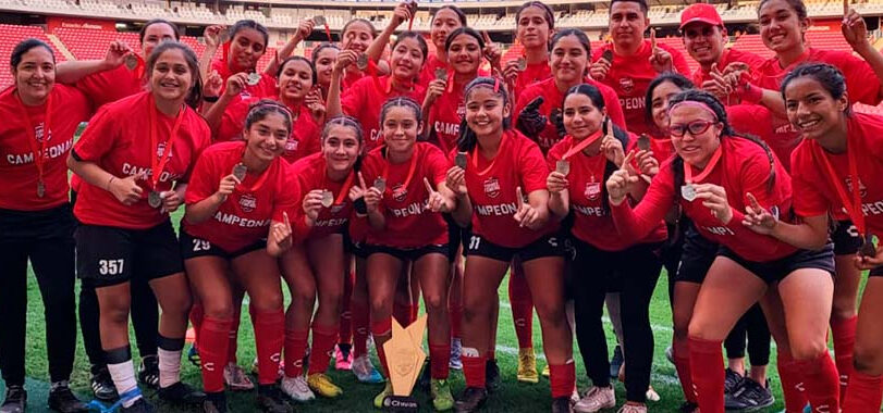 ¡Ellas sí pueden, y contra el América!