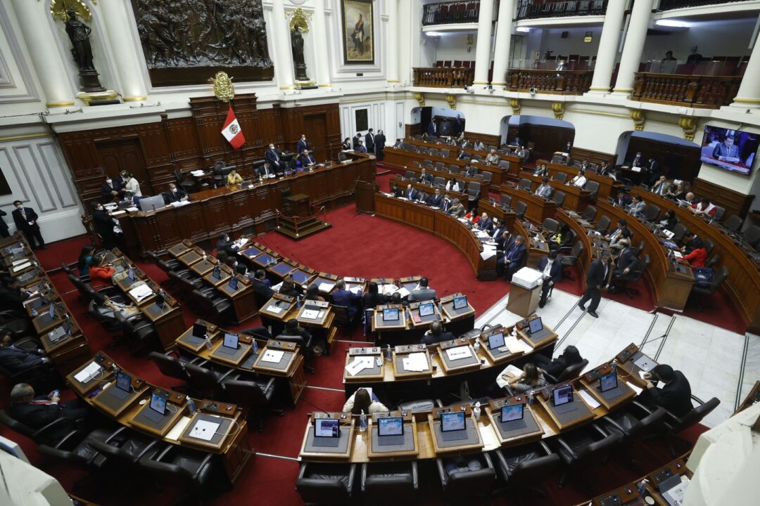 Congreso blinda a congresistas investigados por tráfico de influencias