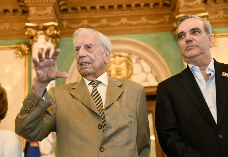 Decisión del gobierno dominicano de otorgar la nacionalidad al escritor y periodista, Mario Vargas Llosa, generó un mar de rechazo