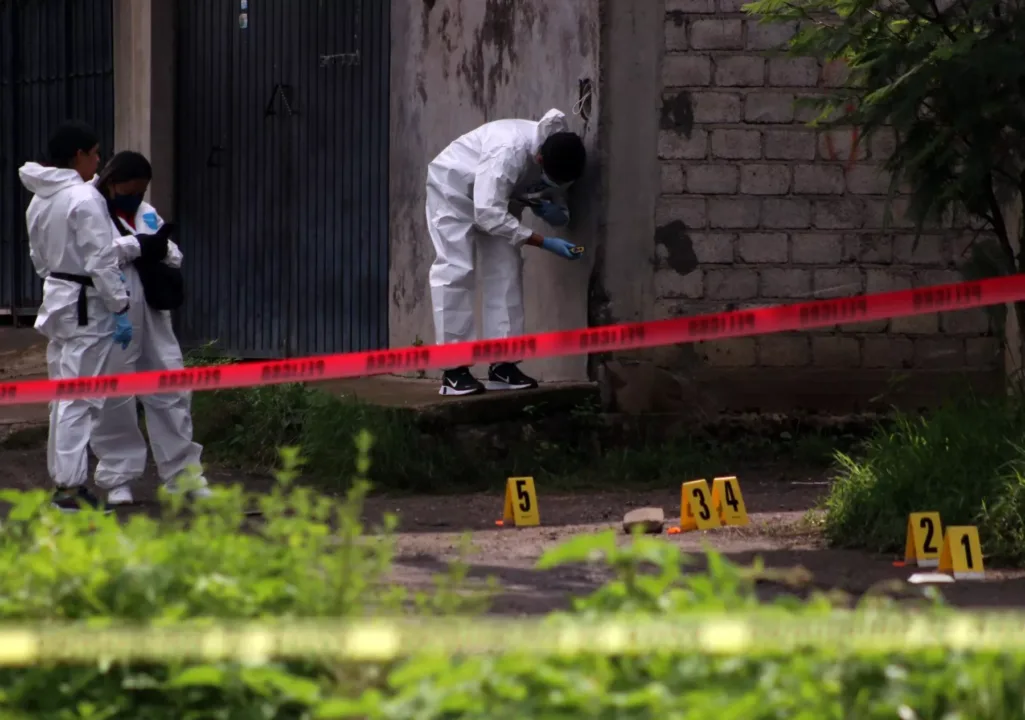 PRESUME AMLO BAJA DE HOMICIOS