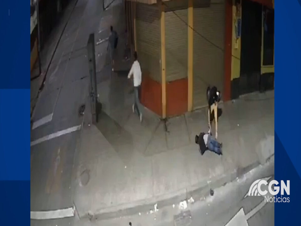 NUEVA MODALIDAD DE ROBO EN BOGOTÁ, LADRONES ATACAN CON BOTELLAS A SUS VICTIMAS