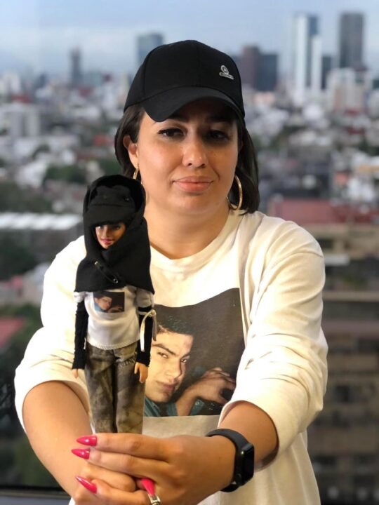 CREAN BARBIE BUSCADORA