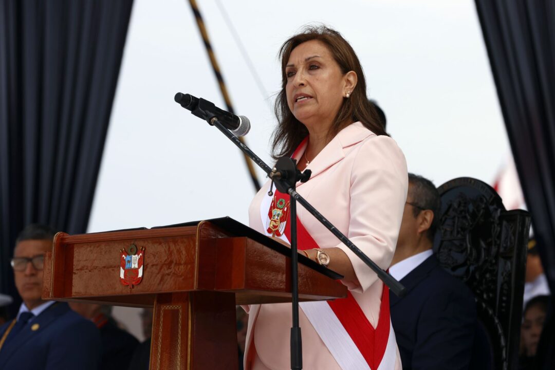 DINA BOLUARTE PROMETE EXPULSAR A EXTRANJEROS EN SITUACIÓN IRREGULAR EN PERÚ