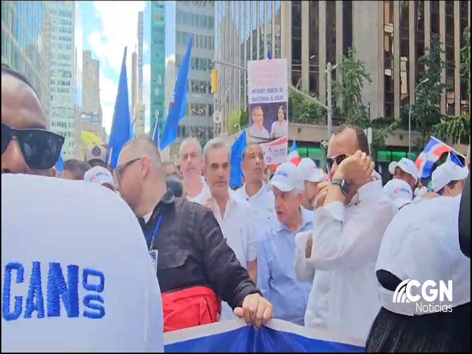 Calles de Nueva York abarrotadas con miles de dominicanos. Es el desfile de la Gran Parada Dominicana.