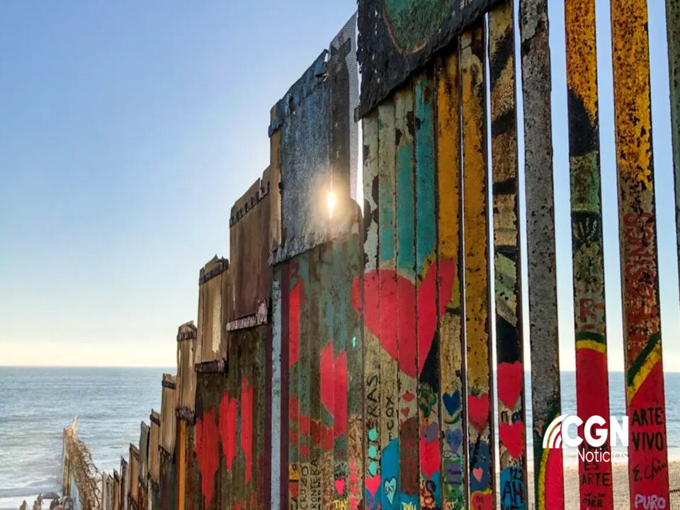 Muro fronterizo es retirado y con ello los murales pintandos