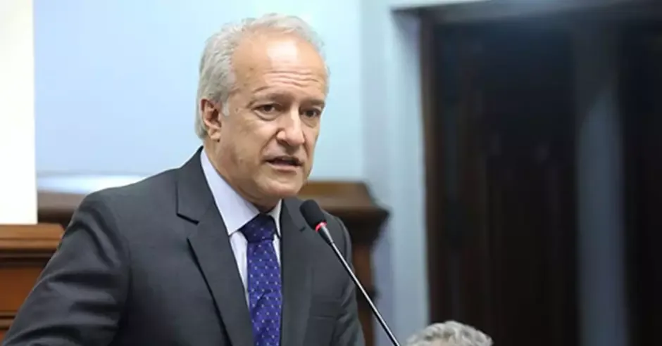 Perú: Vicepresidente del Congreso fallece por falta de atención