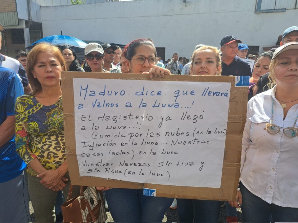 Maestros en Venezuela protestan antes de iniciar clases
