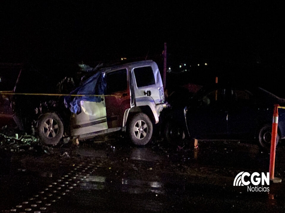 Mueren cinco personas en accidente en carretera Tecate-Tijuana