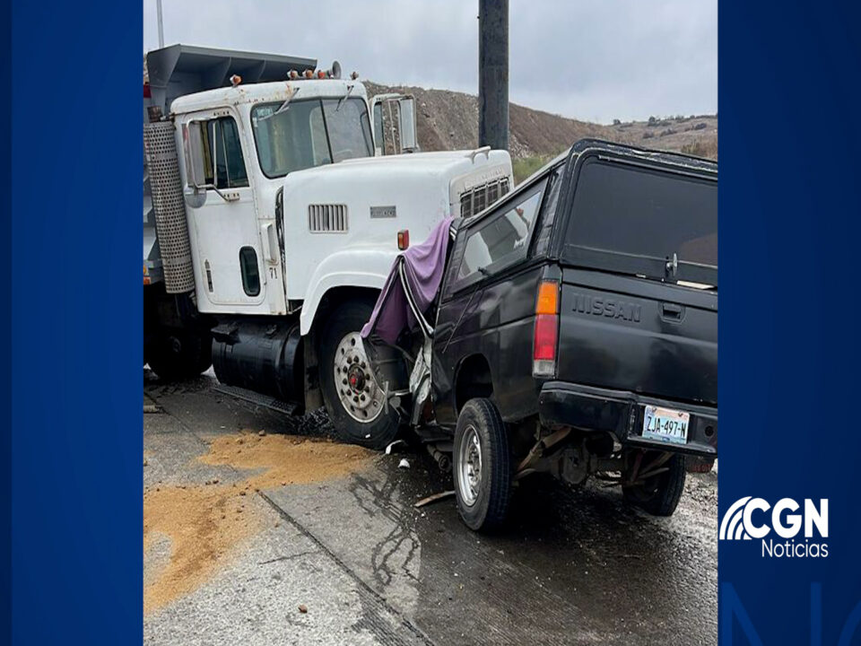 Hombre muere prensando en accidente de auto en Tijuana