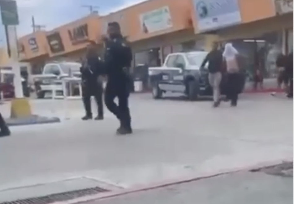Balean a pareja de policías en Tijuana