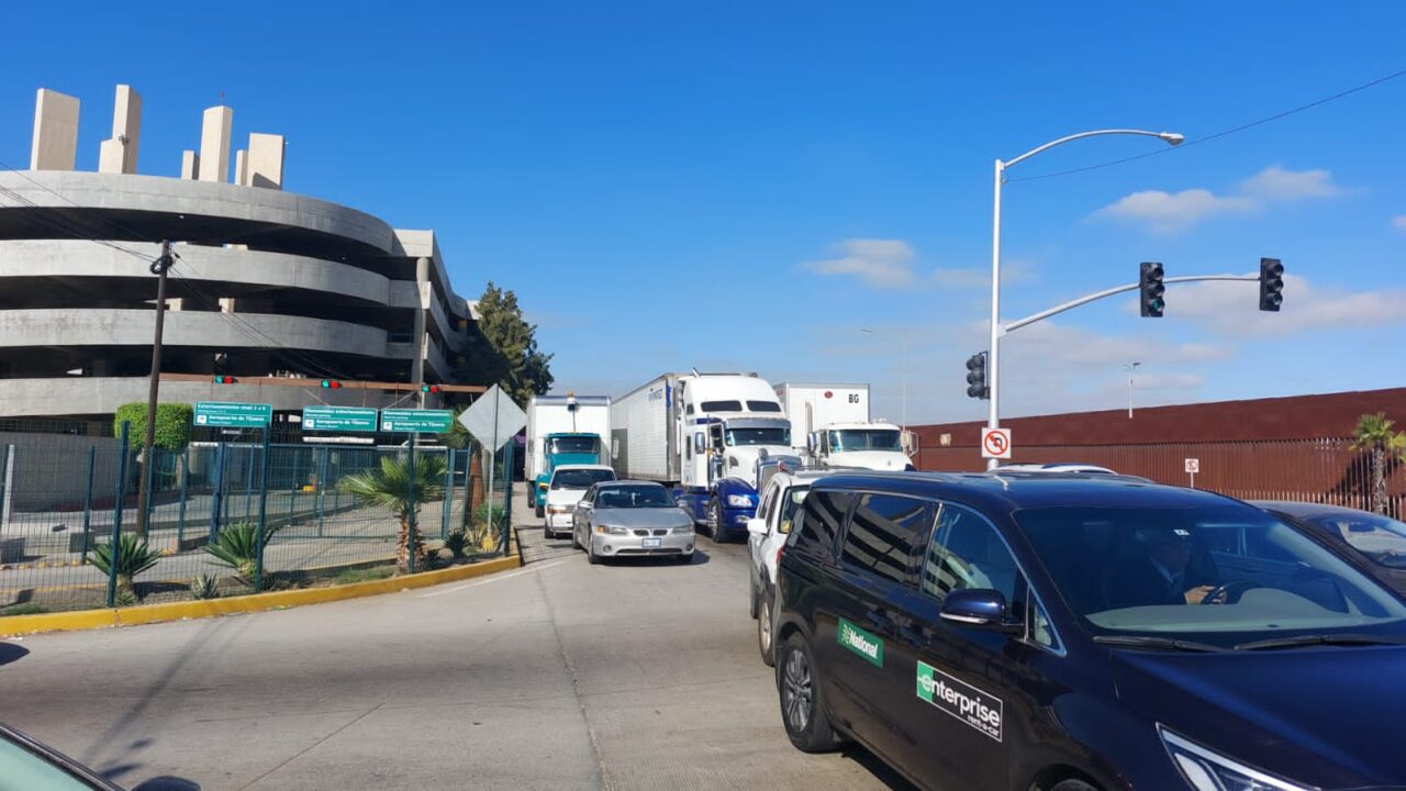Se cae sistema de aduanas en Tijuana