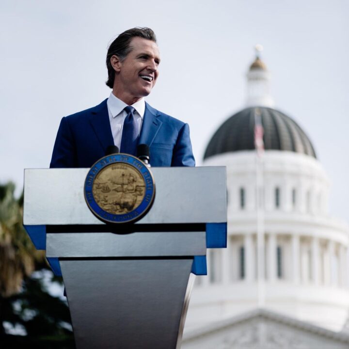 El Gobernador de California, Gavin Newsom visita Israel en medio de la crisis