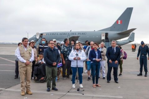 Dina Boluarte anuncia la compra de dos aviones Boeing para realizar puentes humanitarios