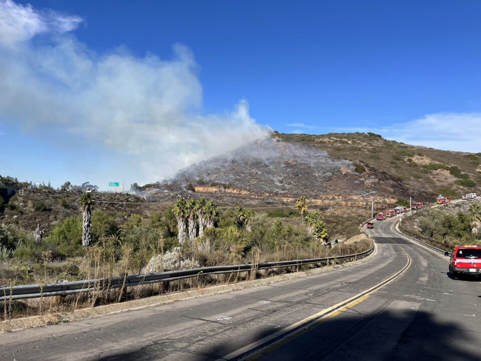 Incendio cerca de Rancho Bernardo: Cerrada interestatal 15