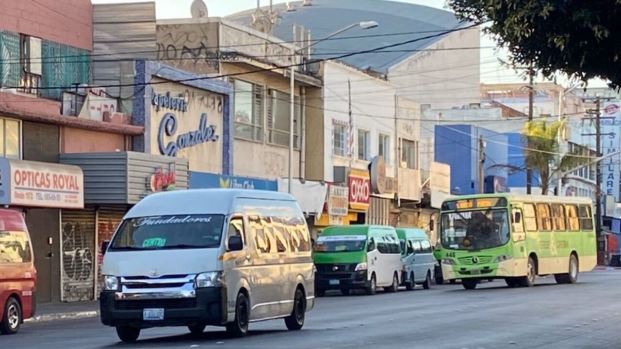 Recortan horarios de transporte público en Tijuana por noche de Halloween