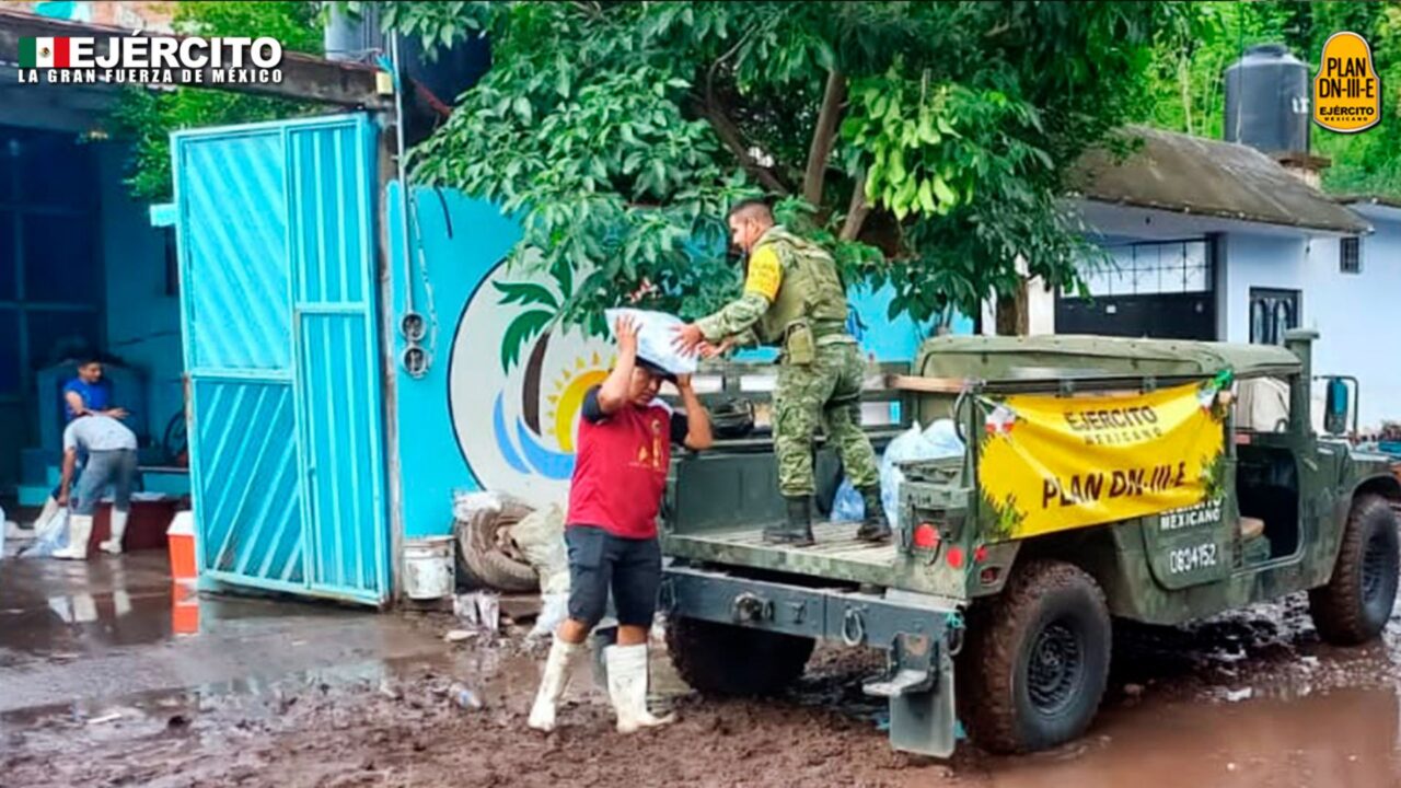 Por aire y tierra enviarán ayuda a los damnificados por huracán Otis