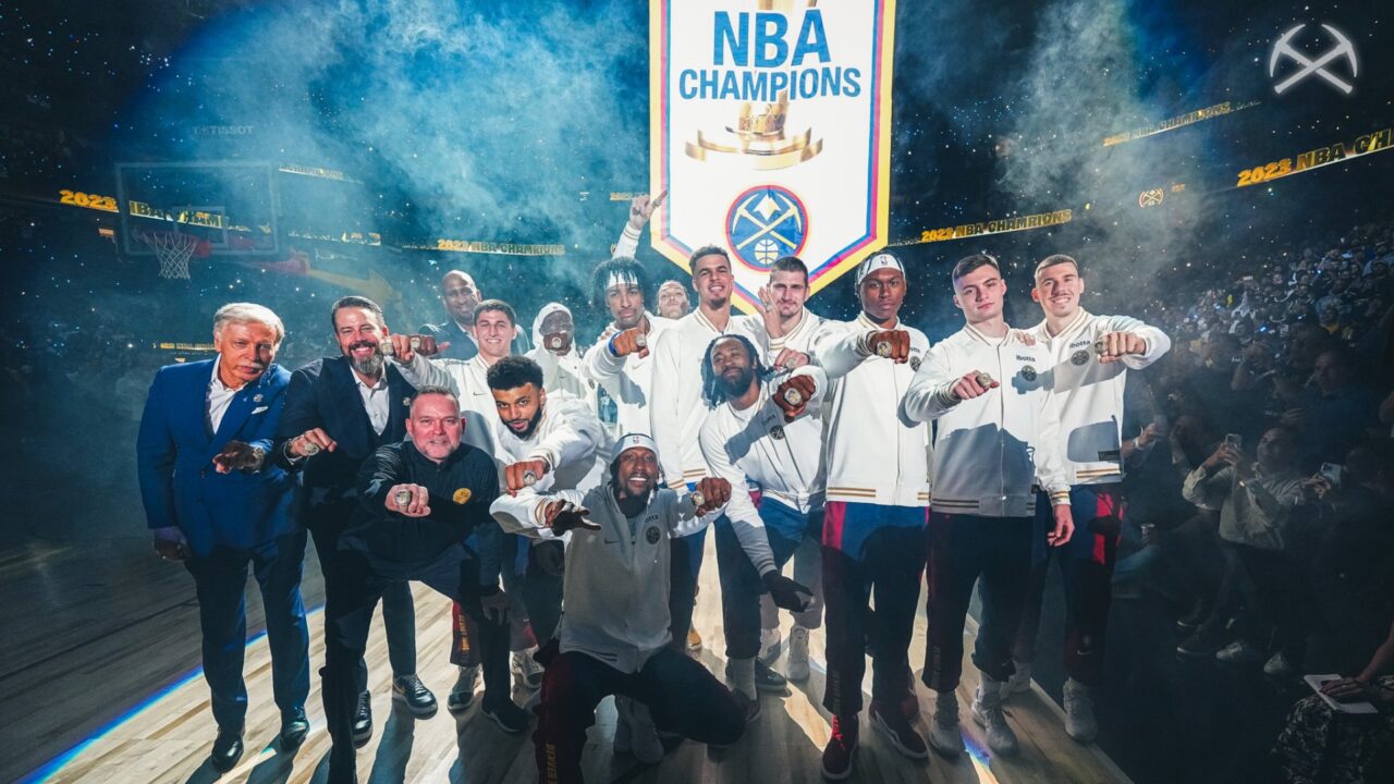 Arranca la temporada de la NBA con victoria para el campeón sobre los Lakers