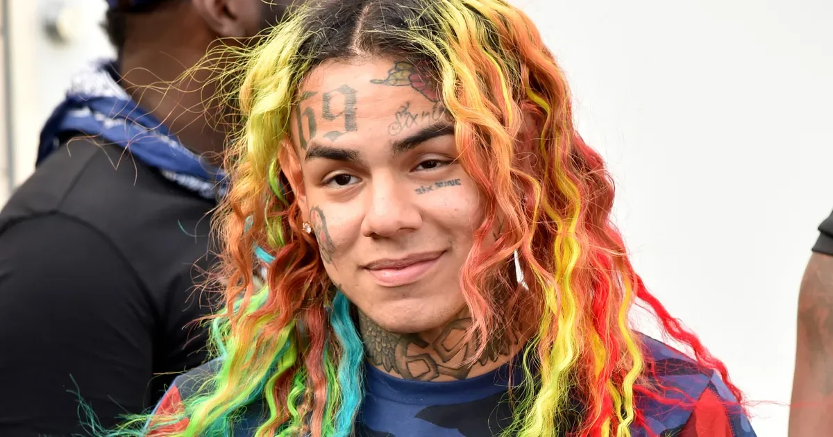 Levantan temporalmente impedimento de salida de República Domimicana a Tekashi