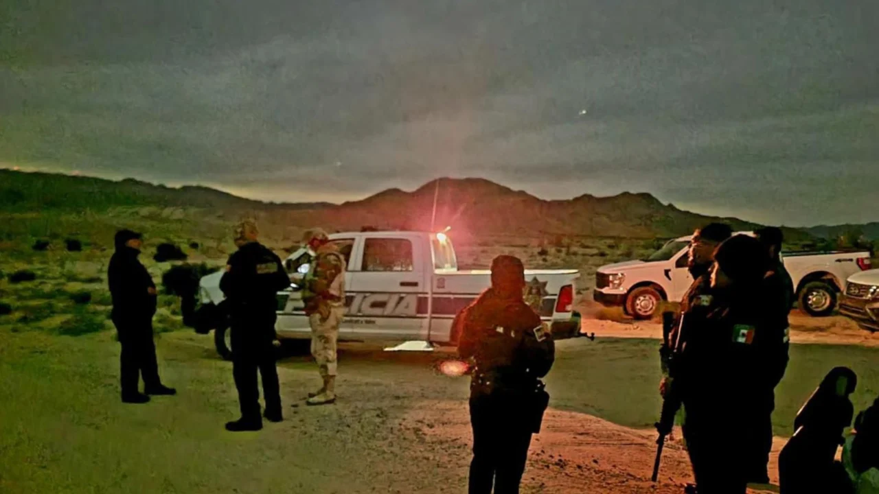 Abandonan a familia cubana en zona desértica del muro fronterizo en Mexicali