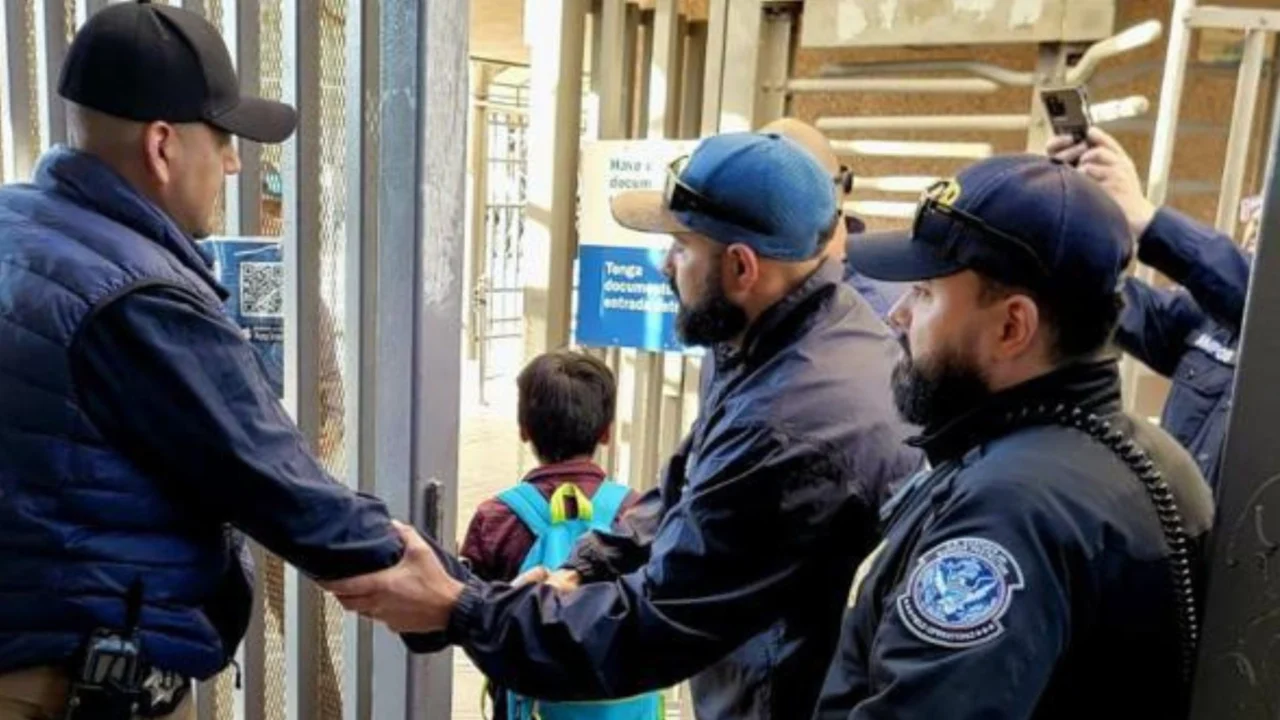 Encuentran en Mexicali a niño sustraído en Chicago por su padre