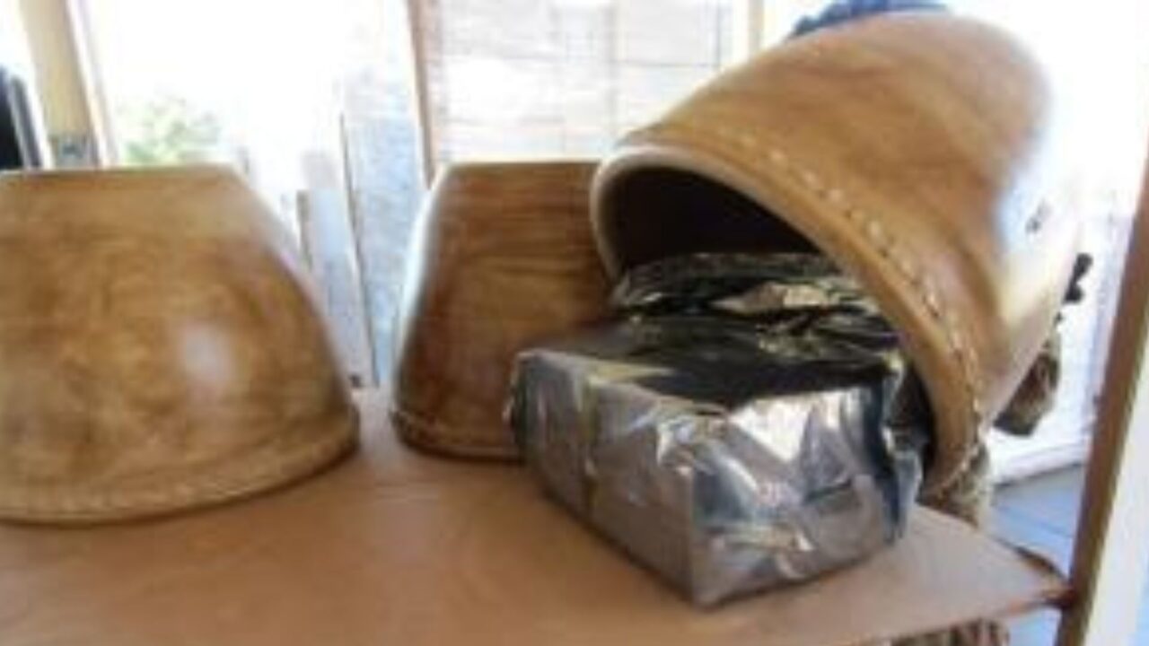 Intenta cruzar la frontera con marihuana oculta en macetas de arcilla