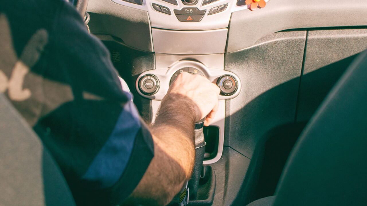 Anuncian regularización de autos “chocolates” procedentes de Europa y Asia