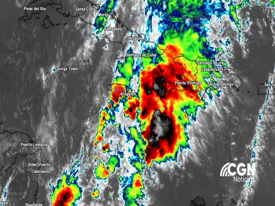 REPÚBLICA DOMINICANA SE PREPARA PARA RECIBIR CICLÓN