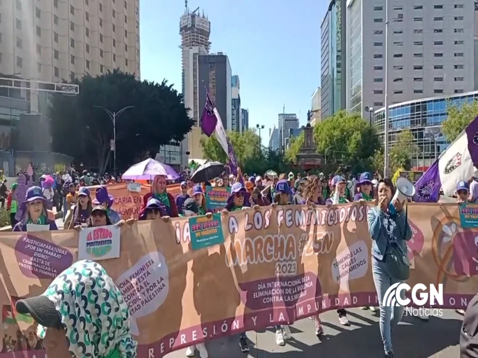 Movimiento feminista marcha en la CDMX para exigir la eliminación de la violencia contra la mujer