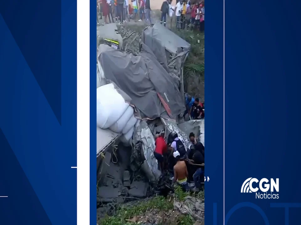Nueve muertes en accidente de tránsito entre patana y autobus al sur del país