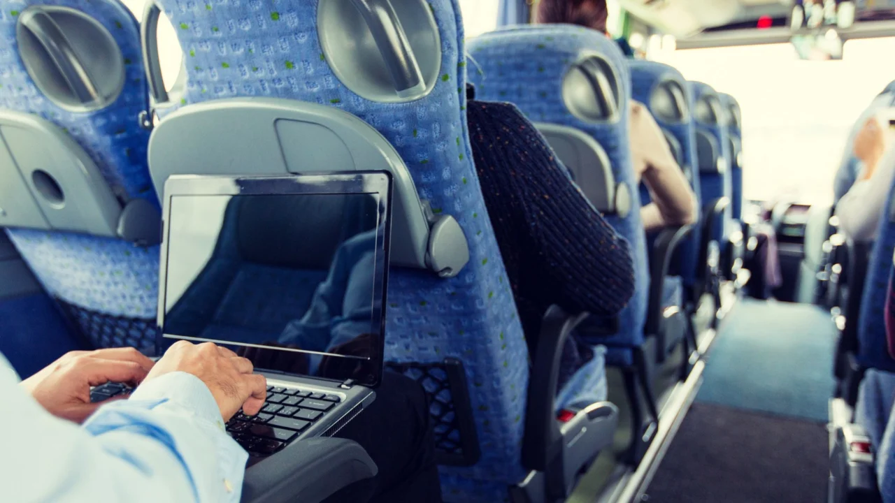 ¡Se acercan las vacaciones! Conoce tus derechos al viajar en autobús