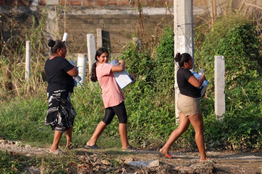Anuncian plan para reconstruir Acapulco mientras aumentan los muertos por huracán Otis 
