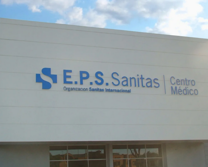 Cruz Verde advierte que no seguirá abasteciendo de medicamentos a EPS Sanitas