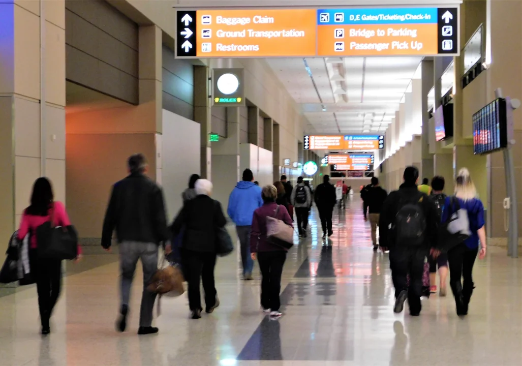 Aeropuerto de San Diego: Congestionado con viajeros decembrinos 