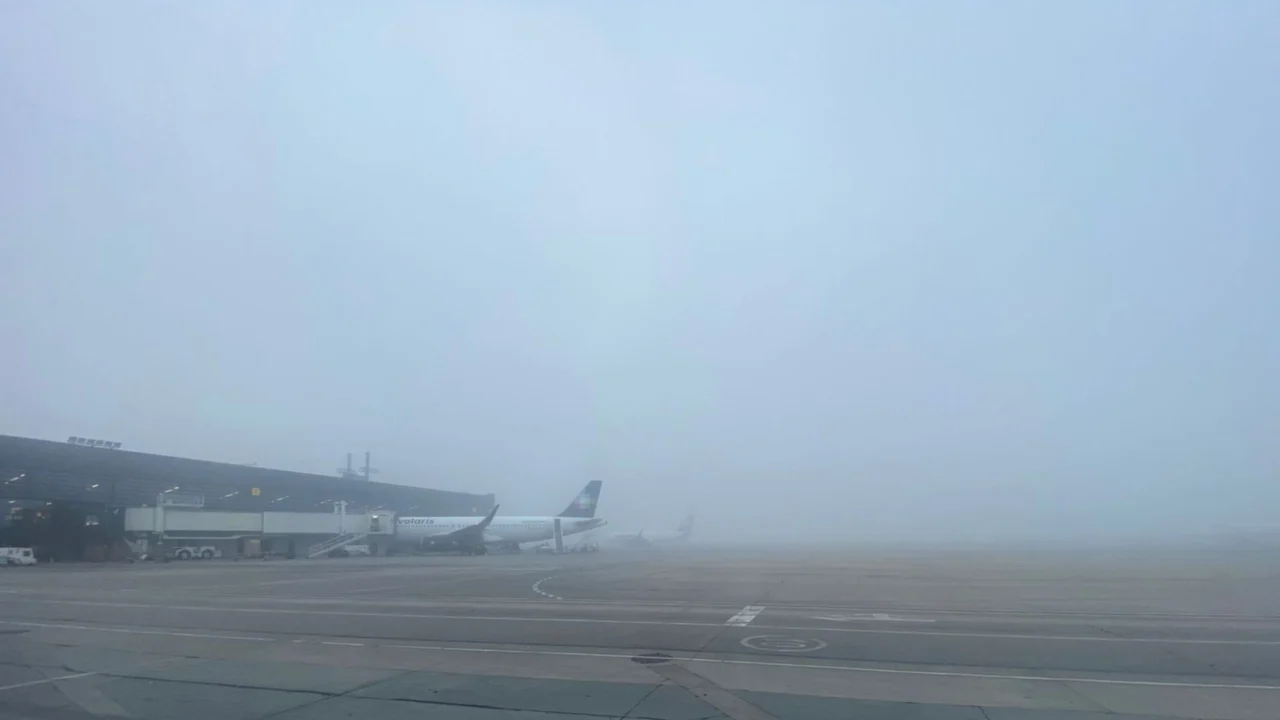Cancelan vuelos por neblina en el Aeropuerto de Tijuana, otros fueron desviados