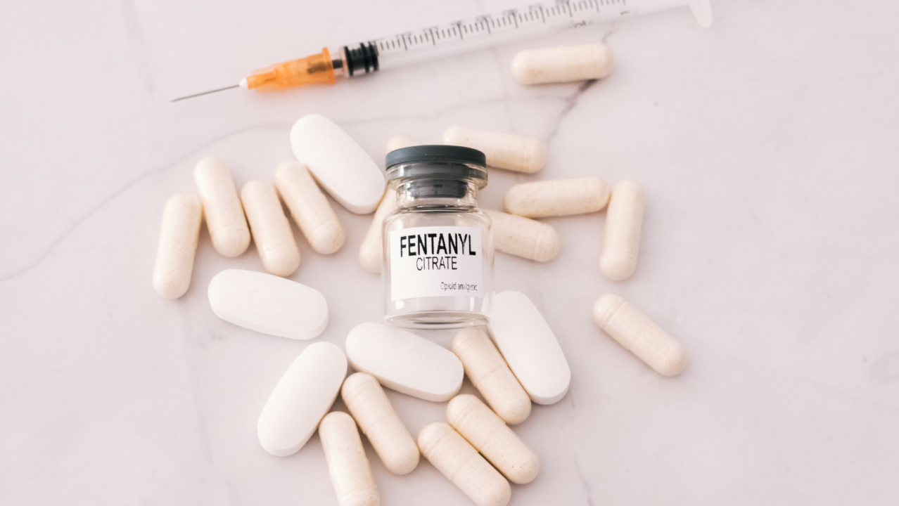 Estados Unidos Lanza Fuerza de Ataque Contra el Fentanilo: Tesoro Coordina Ofensiva Integral contra el Tráfico Ilícito