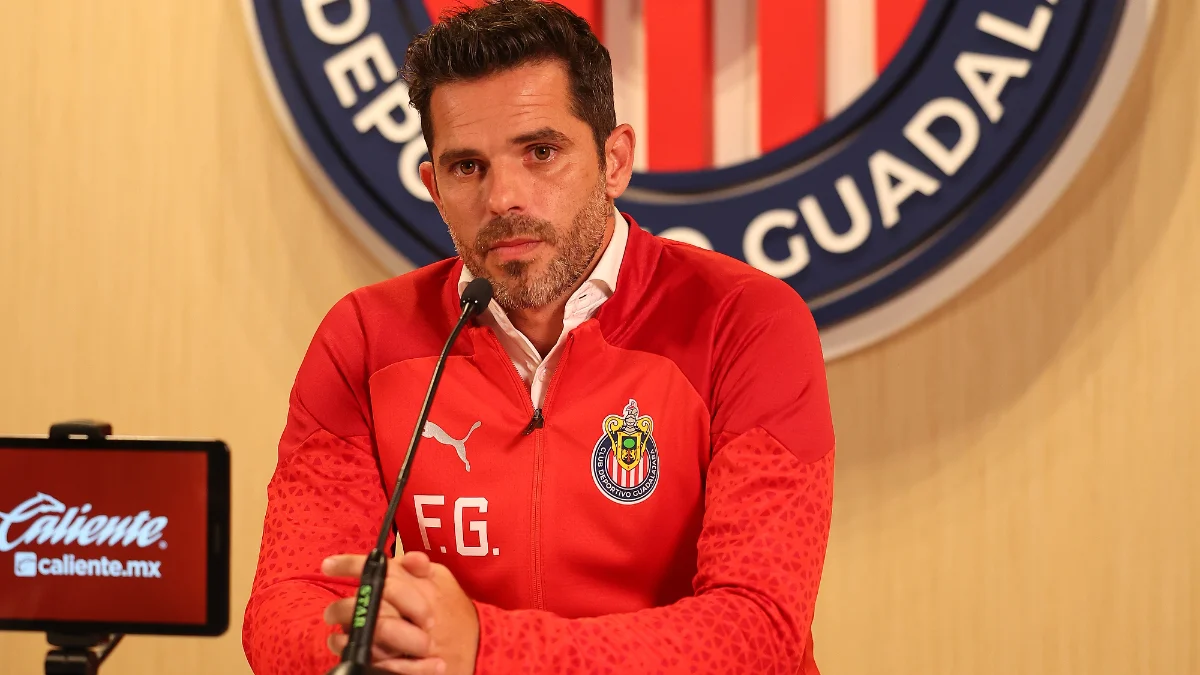 Fernando Gago toma el banquillo de las Chivas