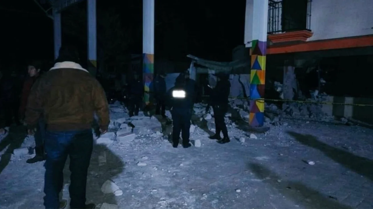 VIDEO: Reportan 3 muertos y 32 heridos por explosión de pirotecnia en Puebla