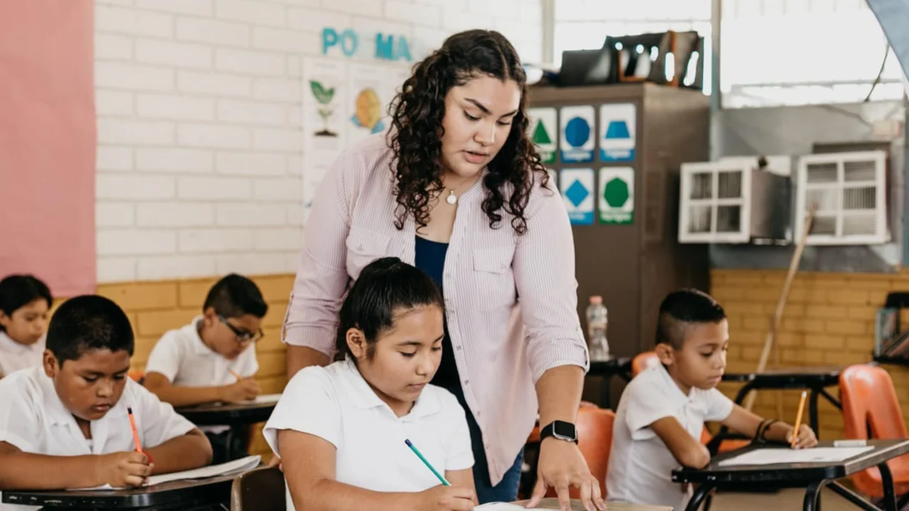 Calendario escolar 2024-2025: Vacaciones, puentes y días festivos en México