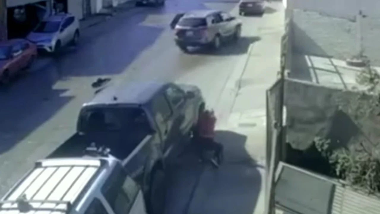VIDEO: Así repelieron agresión a tiros matrimonio de policías en Tijuana