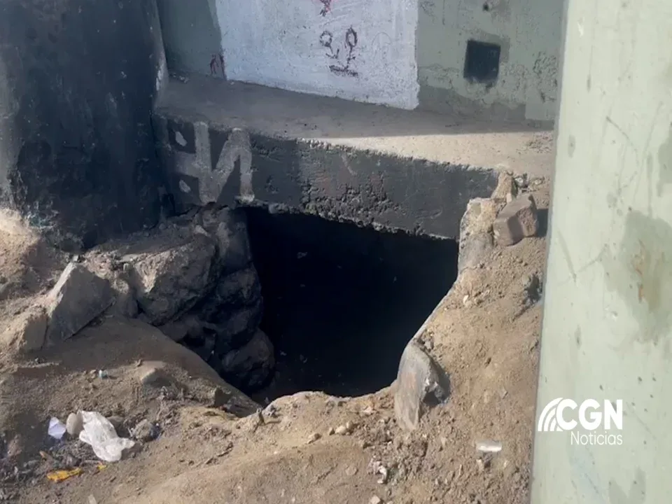 Indigentes de Tijuana viviendo en cuevas. Uno murió durante las lluvias