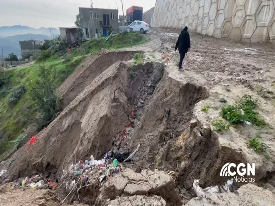 Sin hogar familias de la colonia El Tecolote, por las lluvias en Tijuana