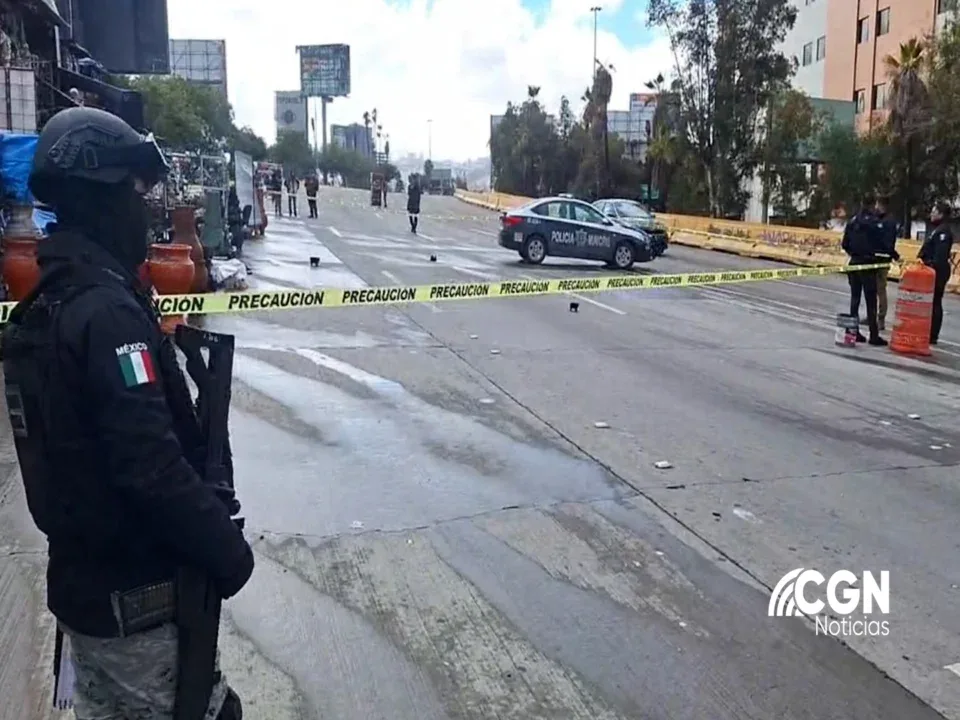 Video: Balean a dos hombres en la garita de San Ysidro
